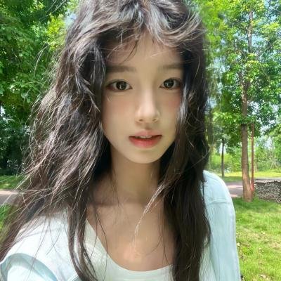 巨型漏洞 海报